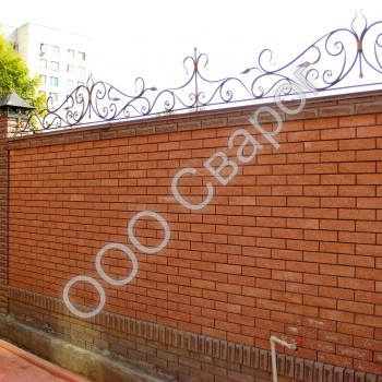 Забор из кирпича - Сварог - изготовление раздвижных, распашных, сварных кованых решеток на окна и двери, а так же  сварные, металлические распашные ворота и забор под ключ